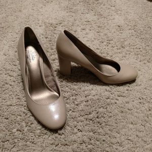 LifeStride Velocity with Memory Foam (never worn)